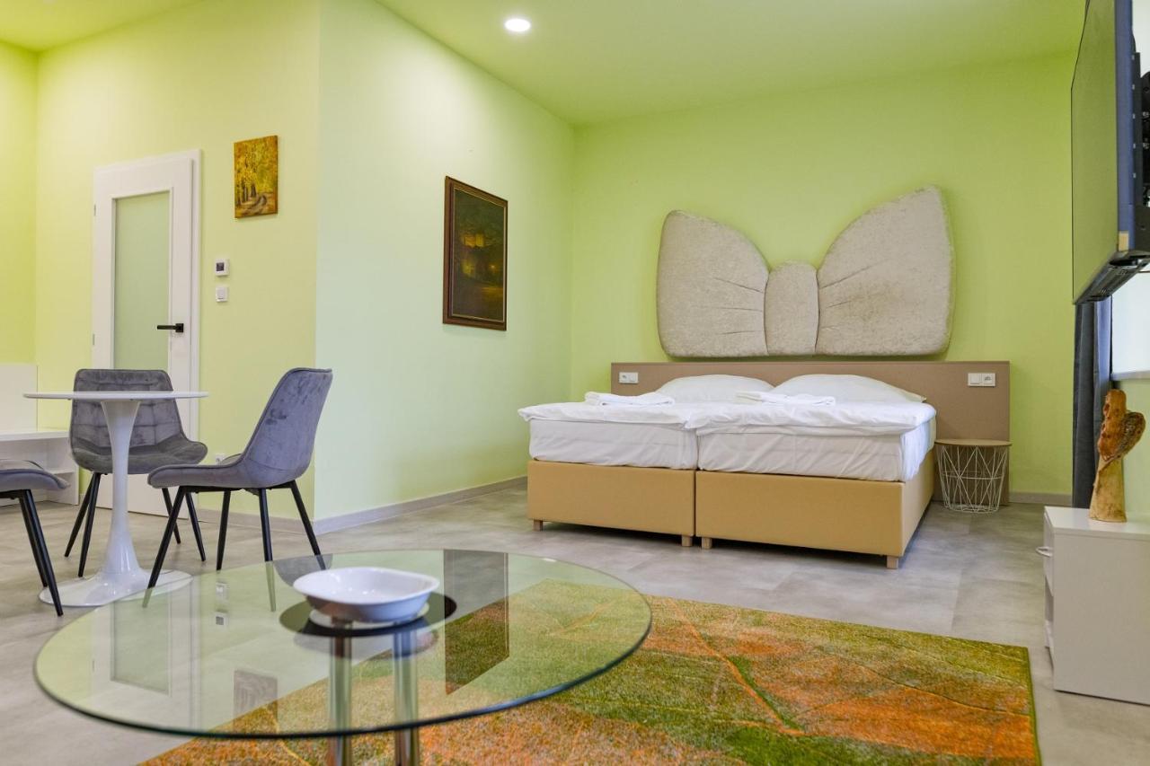 Vanilla Apartment *