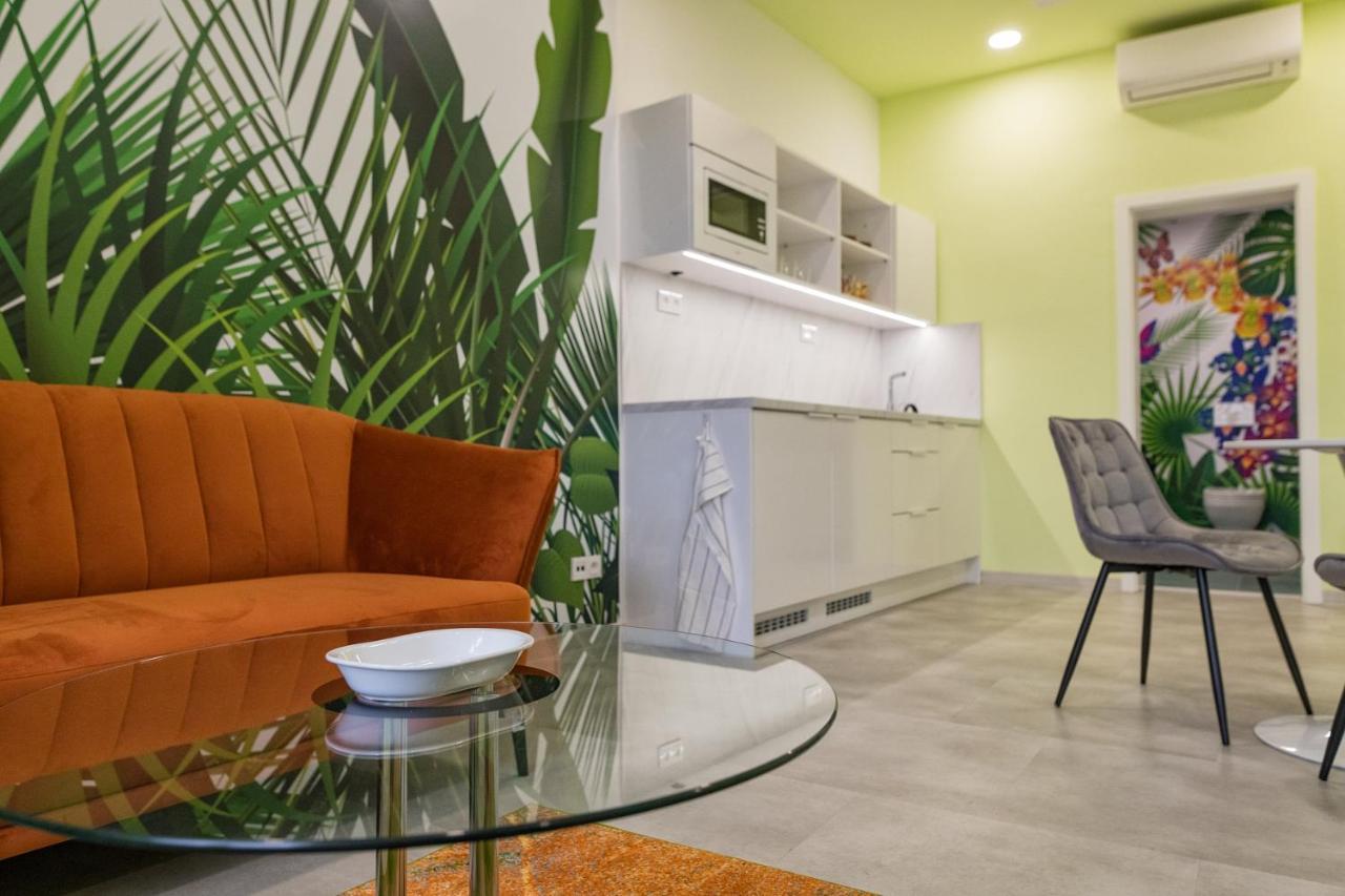 Vanilla Apartment *